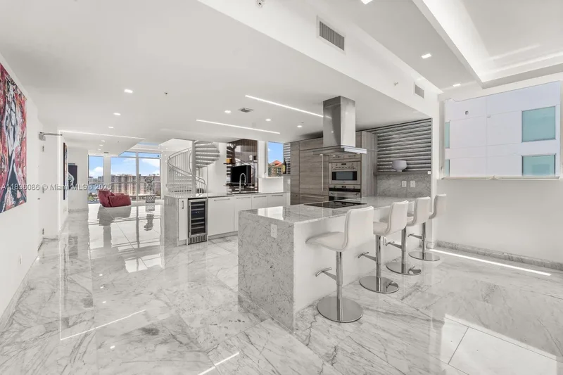 400 Sunny Isles Blvd 2008, Golden Beach, Florida, United States. - Photo 9
