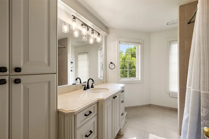 7428 Foxburg Court, Clarkston, MI, 48348, USA, Clarkston, Michigan, United States. - Photo 2