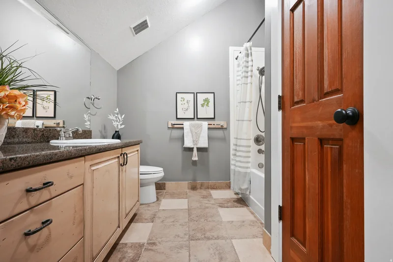 11666 S GOLD DUST DR, South Jordan, Utah, United States. - Photo 44