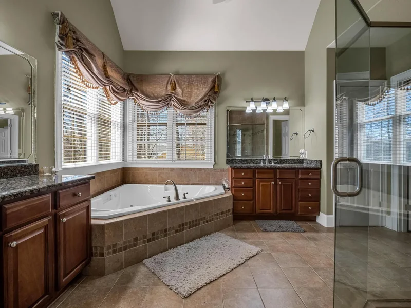 4 Bedrooms Single Family Detached