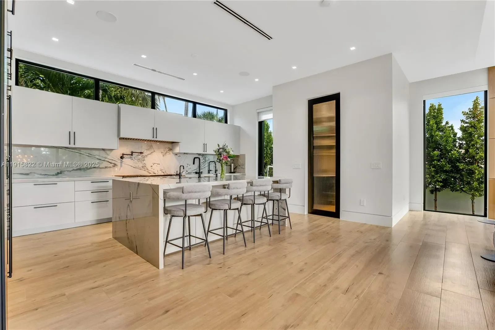 9045 Hawthorne Ave, Bal Harbour, Florida, United States. - Photo 20