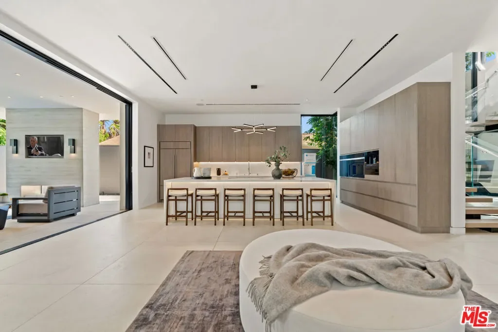 818 N Curson Avenue, Los Angeles, California, United States. - Photo 35