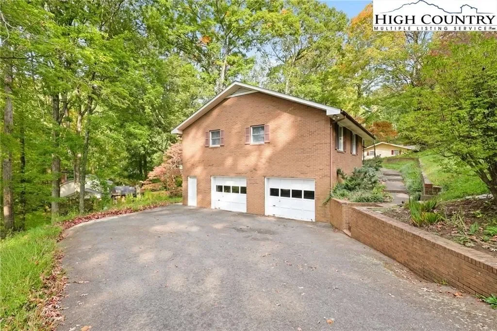 357 Kalmia Lane, Boone, NC 28607, Boone, North Carolina, United States. - Photo 2