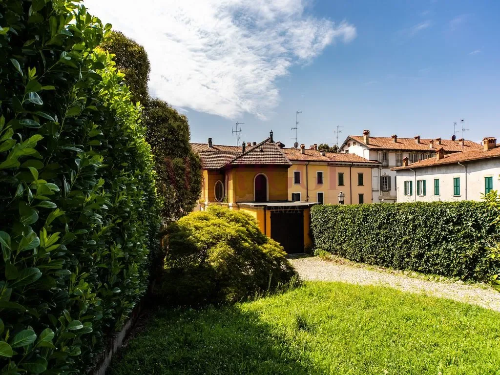 Via 1º Maggio, Oggiono, Lombardy, Italy. - Photo 15