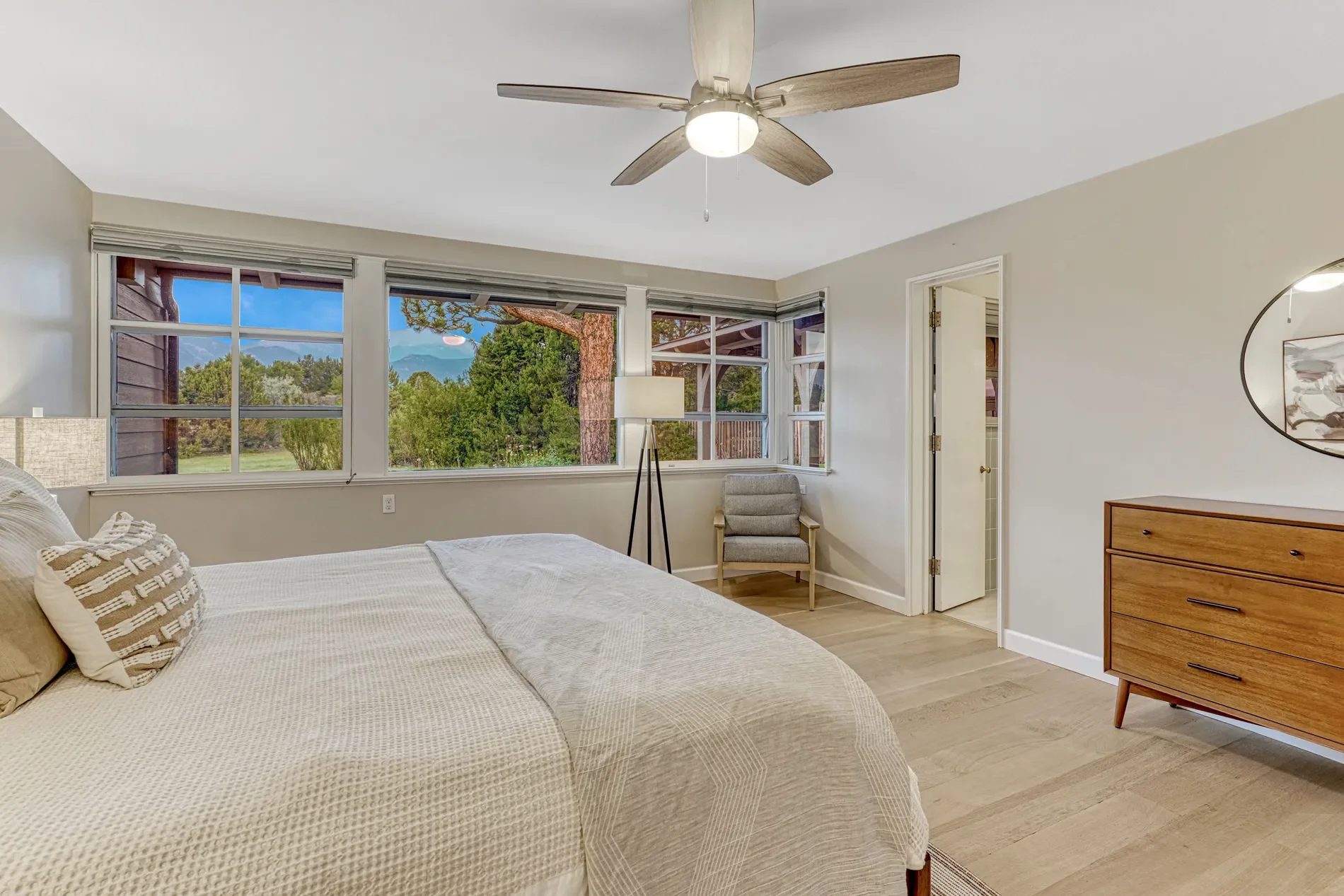 3440 Hill Circle , Colorado Springs, CO 80904, Colorado Springs, Colorado, United States. - Photo 28