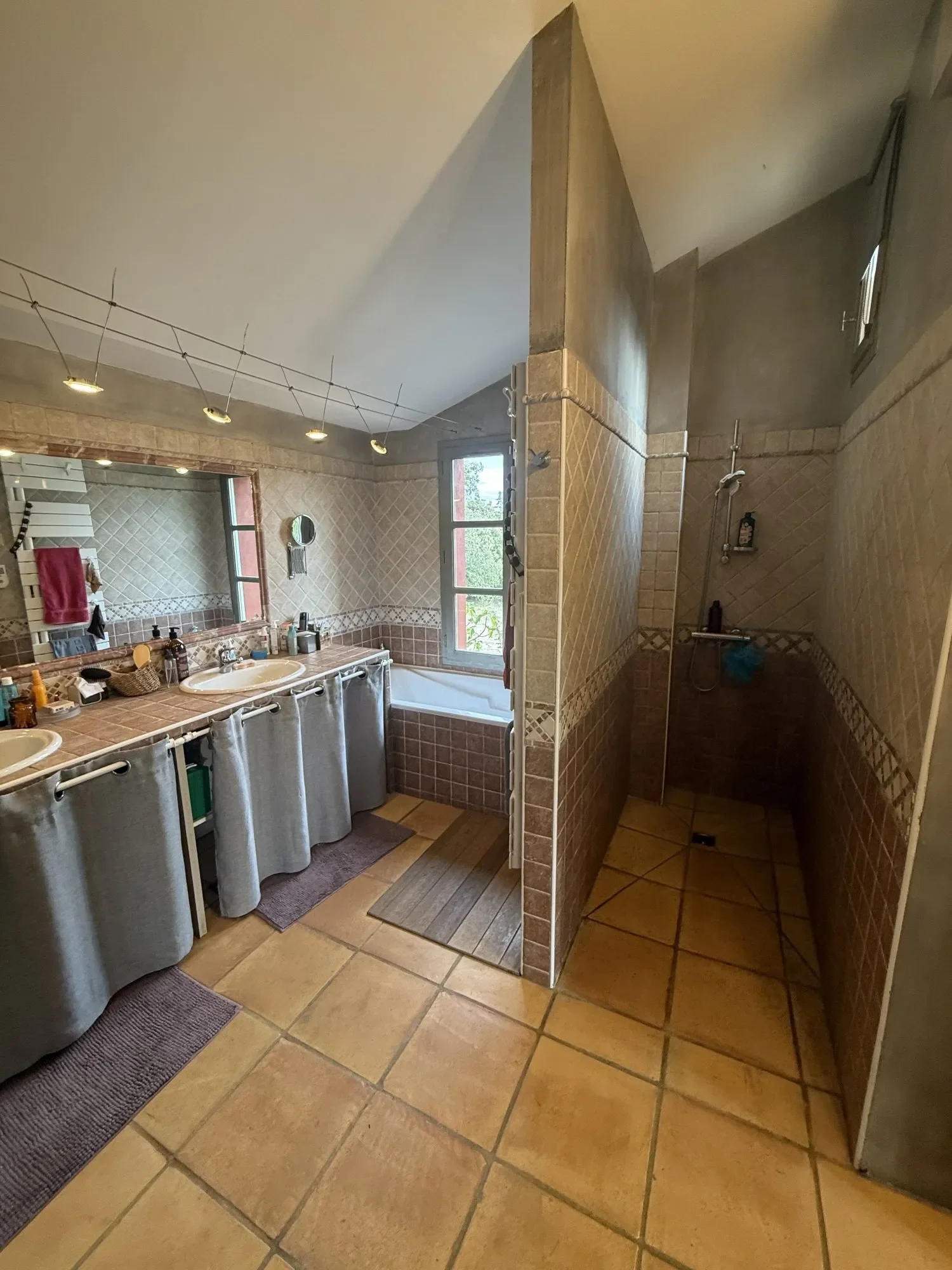 Gallery photo 4
