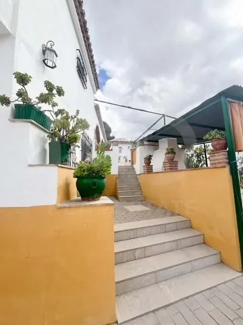 Casa rural 8 dormitorios - 300 m2