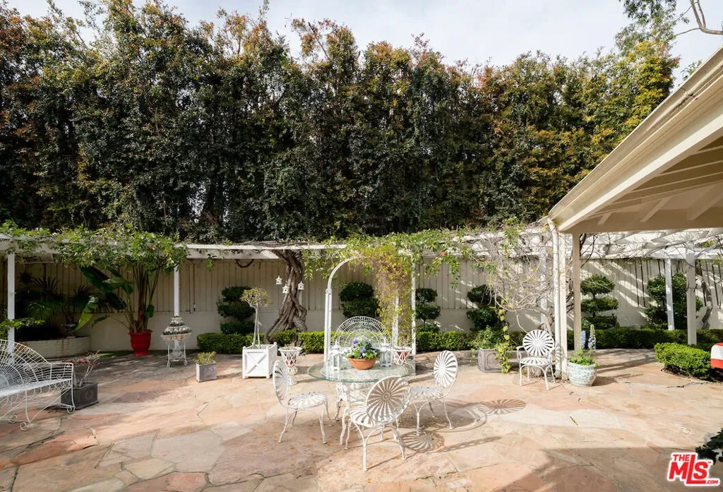 601 Woodruff Avenue, Los Angeles, California, United States. - Photo 34