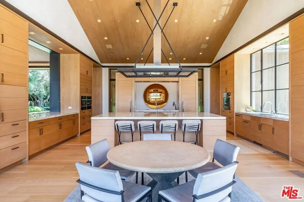 859 Woodacres Road, Santa Monica, California, United States. - Photo 11