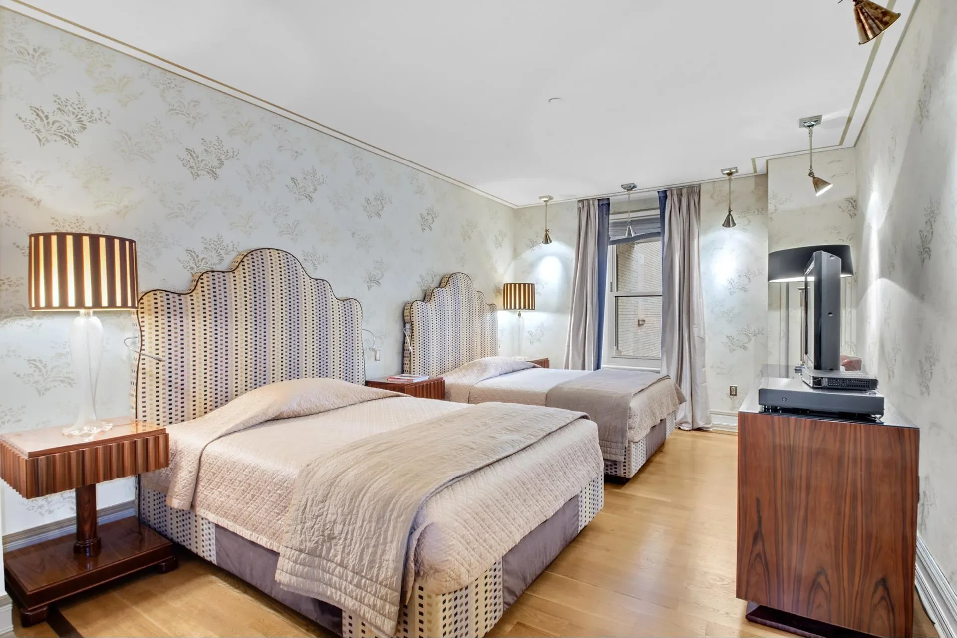 The Plaza Residence, 1 CENTRAL PARK S, New York, New York, United States. - Photo 14