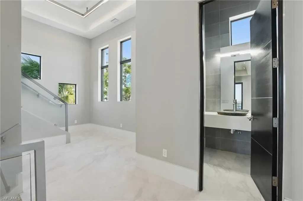 Gallery photo 10