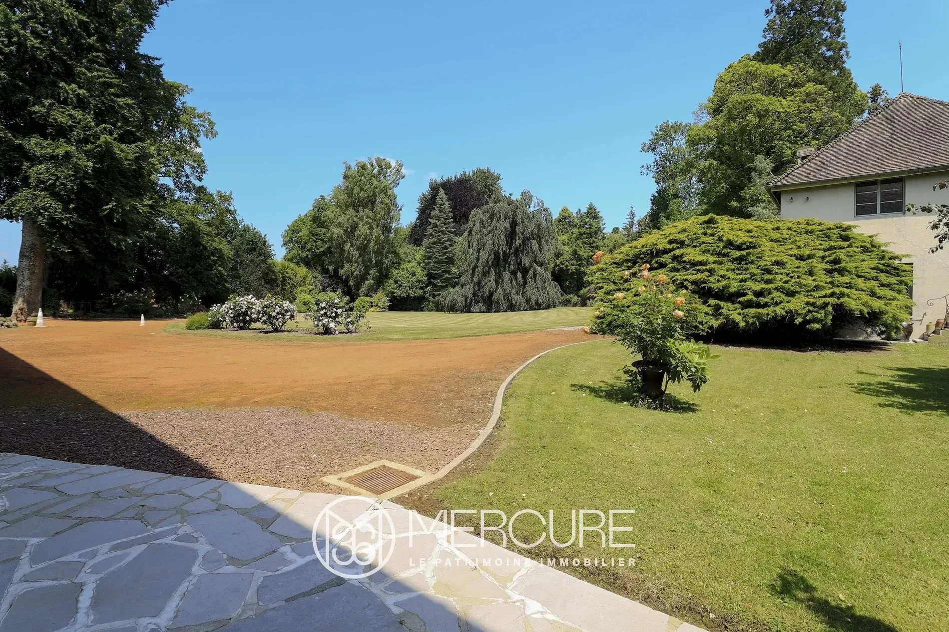 Hesdin-la-Forêt, Hauts-de-France, France. - Photo 11
