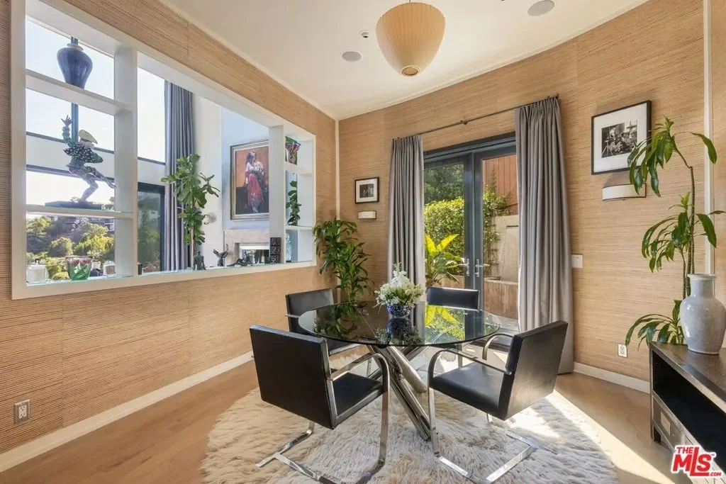 1573 Sunset Plaza Drive, Los Angeles, California, United States. - Photo 24