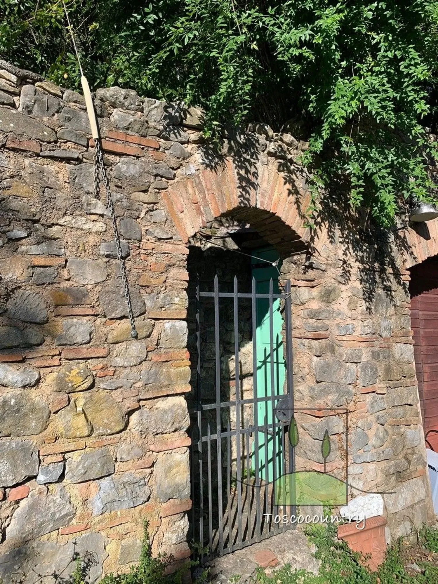 Exterior photo 8