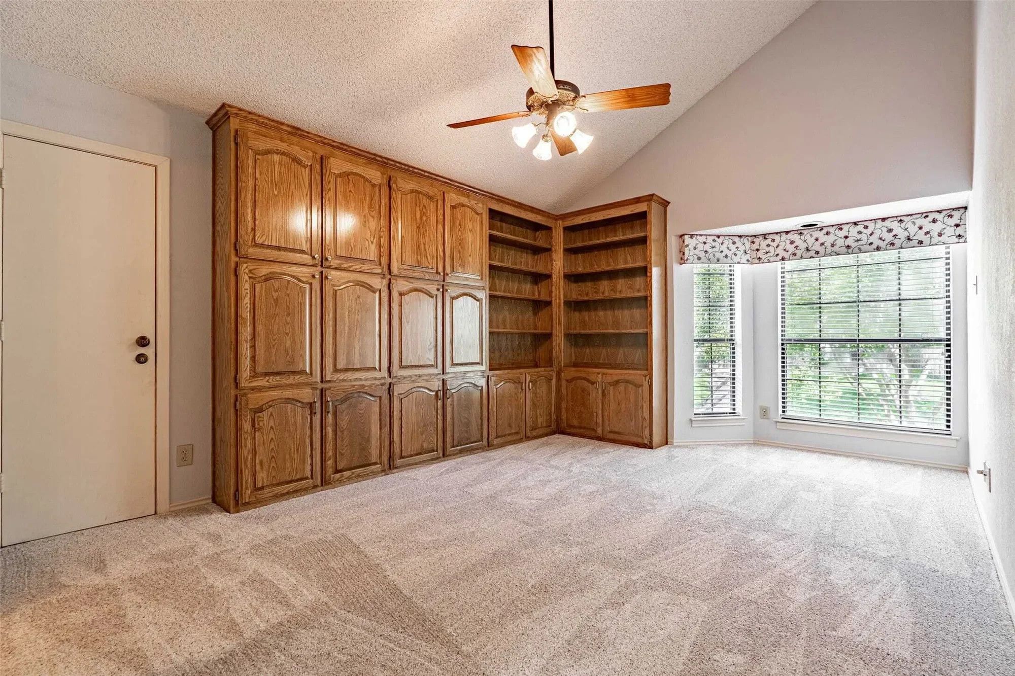 9408 Spring Hollow Drive, Dallas, TX, 75243, USA, Dallas, Texas, United States. - Photo 6