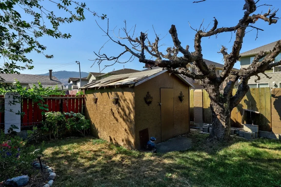 Exterior photo 11