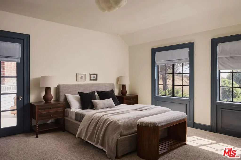 1141 Maroney Lane, Los Angeles, California, United States. - Photo 15
