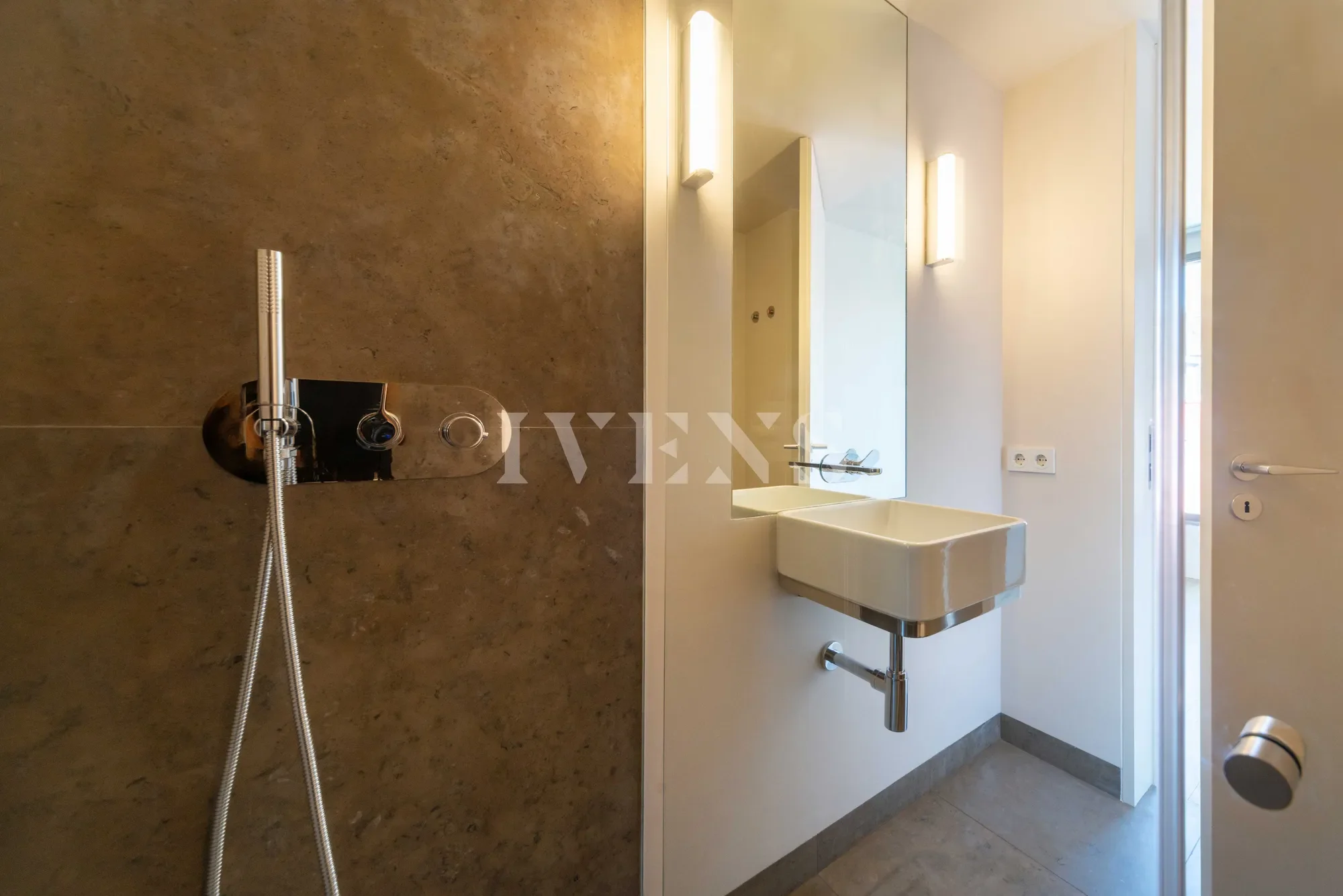 Gallery photo 9