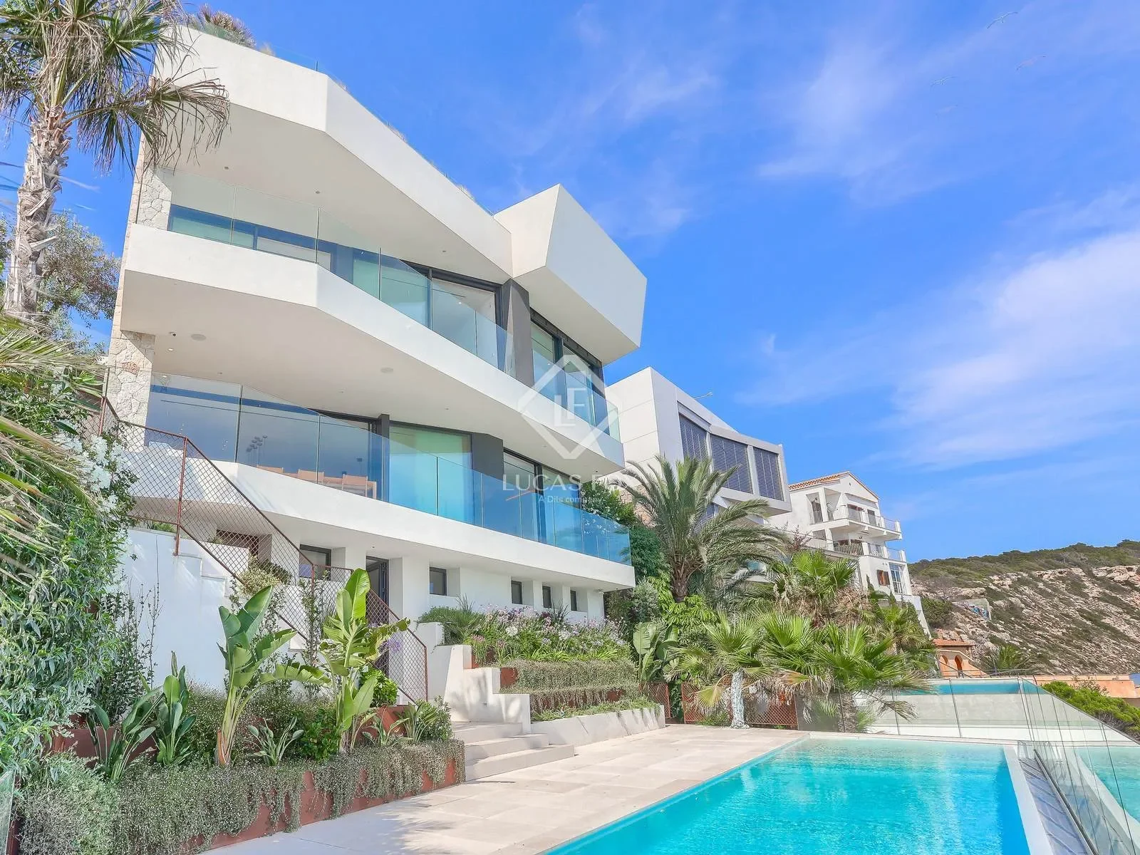 Exterior photo 10