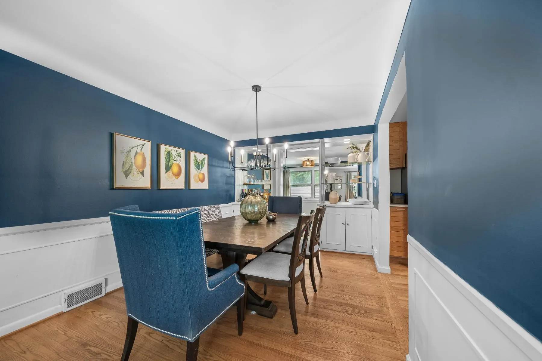 16207 Wetherby Street, Beverly Hills Village, MI 48025, Beverly Hills, Michigan, United States. - Photo 9