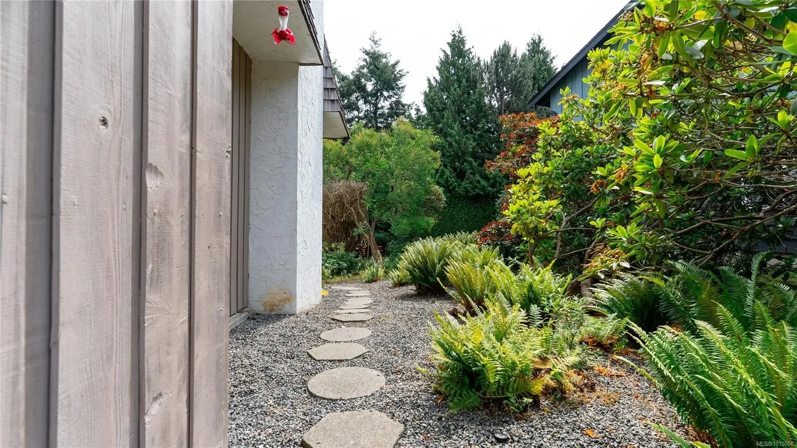 Exterior photo 7