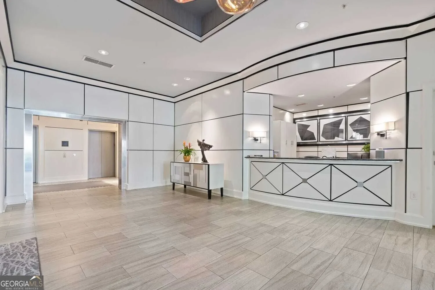 2828 Peachtree Road NW, Atlanta, Georgia, United States. - Photo 57