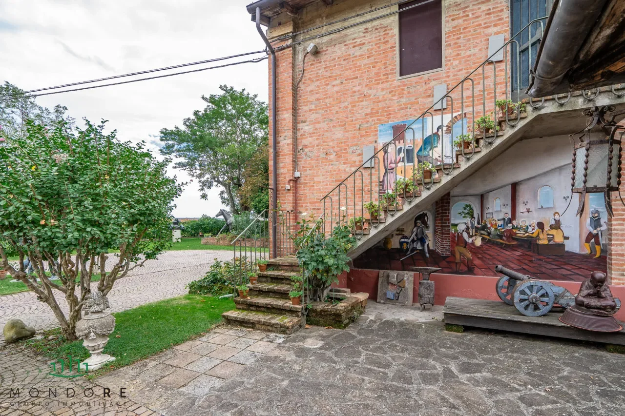via Stradelli Guelfi, Poggio, Emilia-Romagna, Italy. - Photo 23