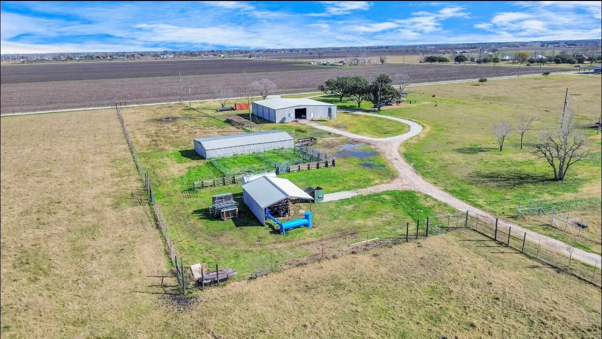 5523 Ehrman Lake Lane, Wallis, TX 77485, Wallis, Texas, United States. - Photo 39