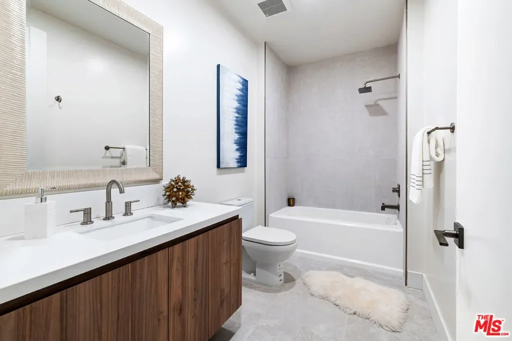 3649 Regal Place 102, Los Angeles, California, United States. - Photo 13