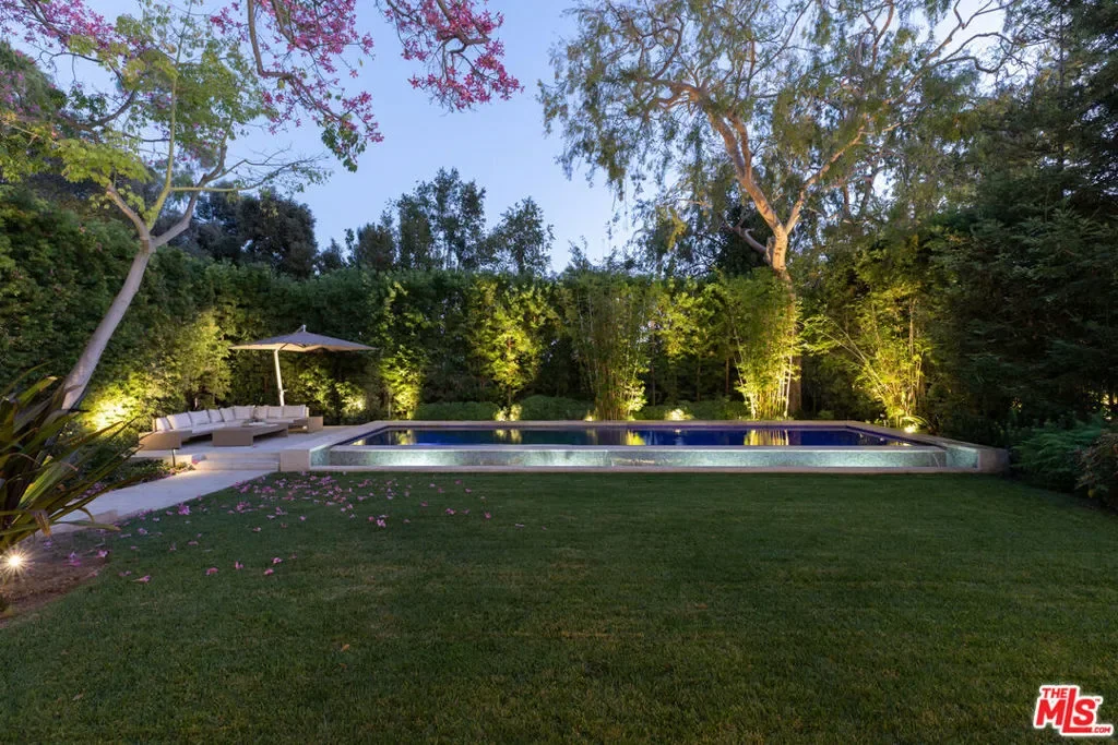 814 Toulon Drive, Los Angeles, California, United States. - Photo 23