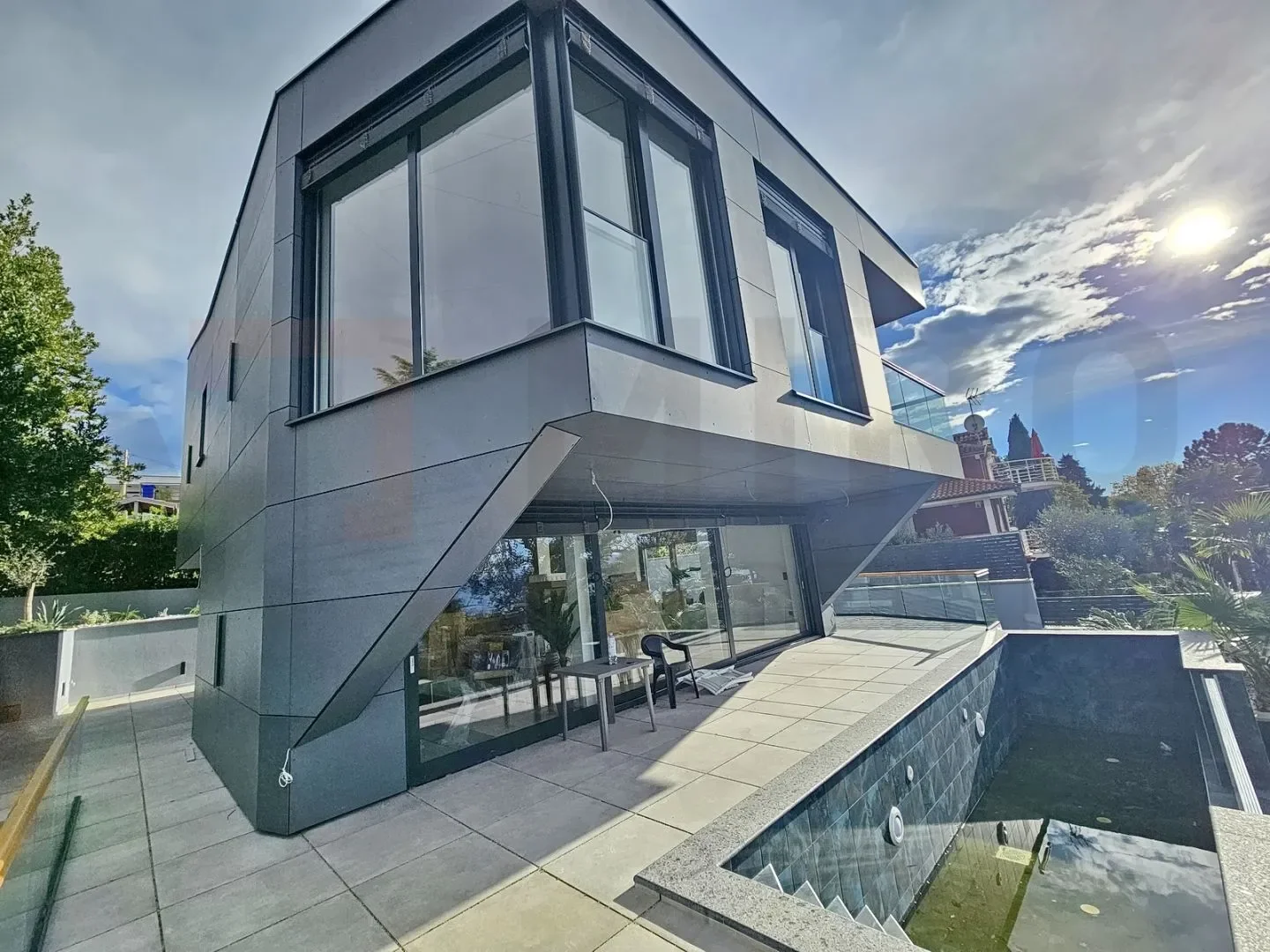 Gallery photo 3