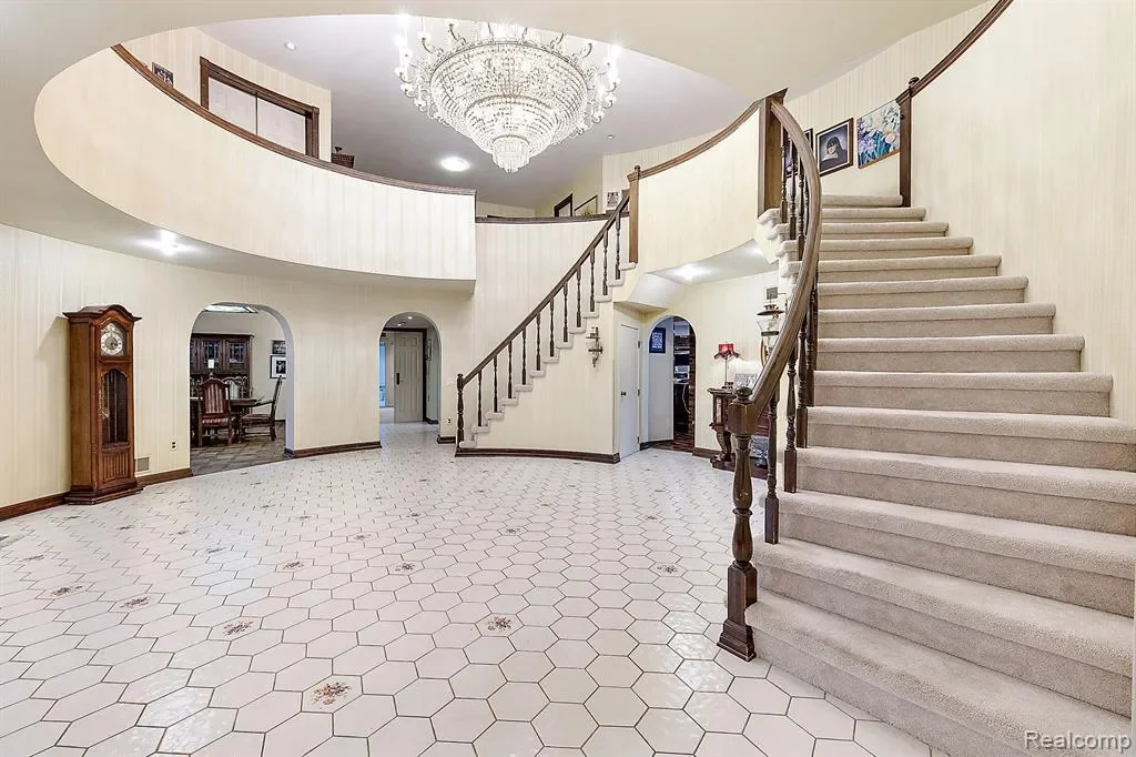 4670 COVE Road, West Bloomfield Twp, MI 48323, Orchard Lake Village, Michigan, United States. - Photo 22