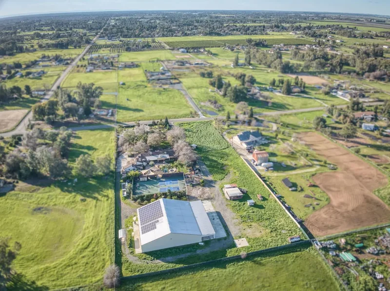 6090 Amber Avenue, Clovis, California, United States. - Photo 86