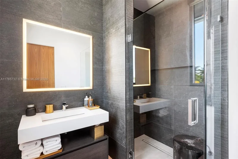 22 Isla Bahia Dr, Fort Lauderdale, Florida, United States. - Photo 79