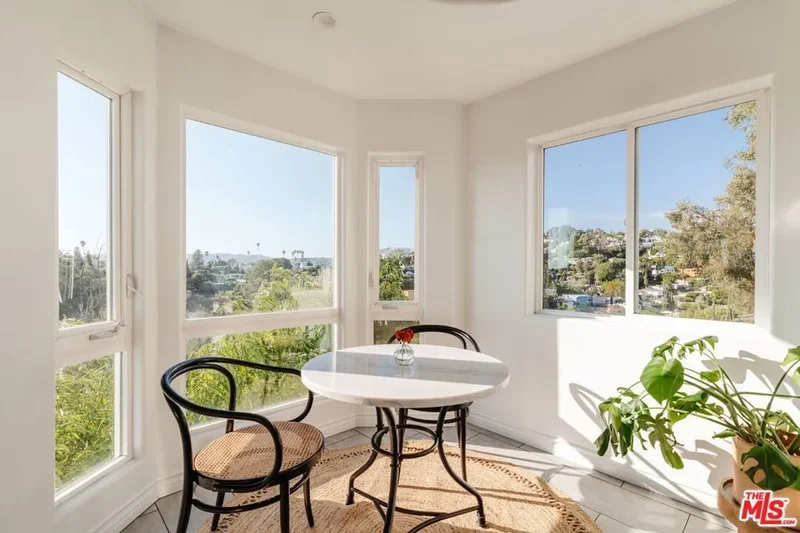 1541 Silverwood Terrace, Los Angeles, California, United States. - Photo 27