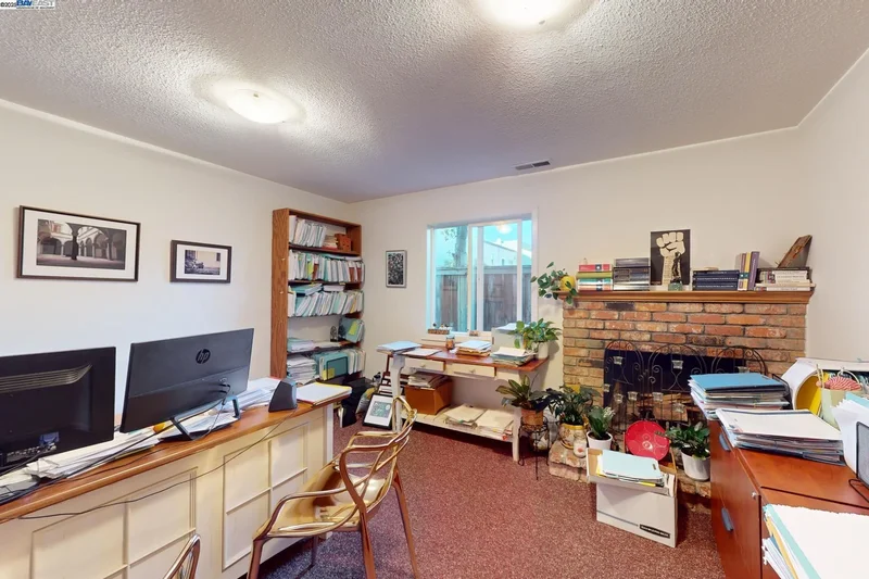 Single Family Residence in Richmond