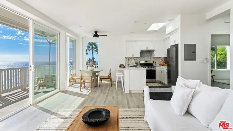 11836 Ebb Tide Lane, Malibu, California, United States. - Photo 13