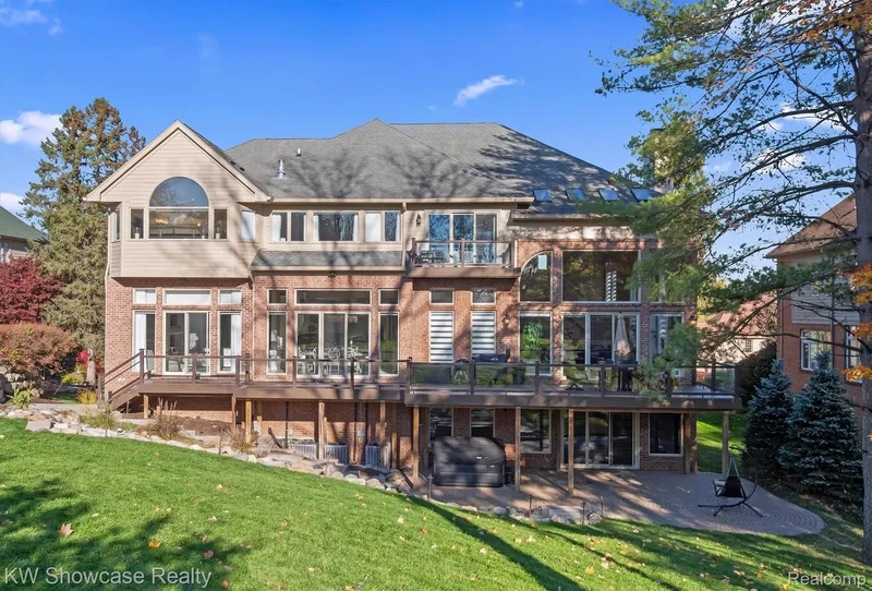 6608 Minnow Pond Drive, West Bloomfield Charter Township, MI 48322, Novi, Michigan, United States. - Photo 20