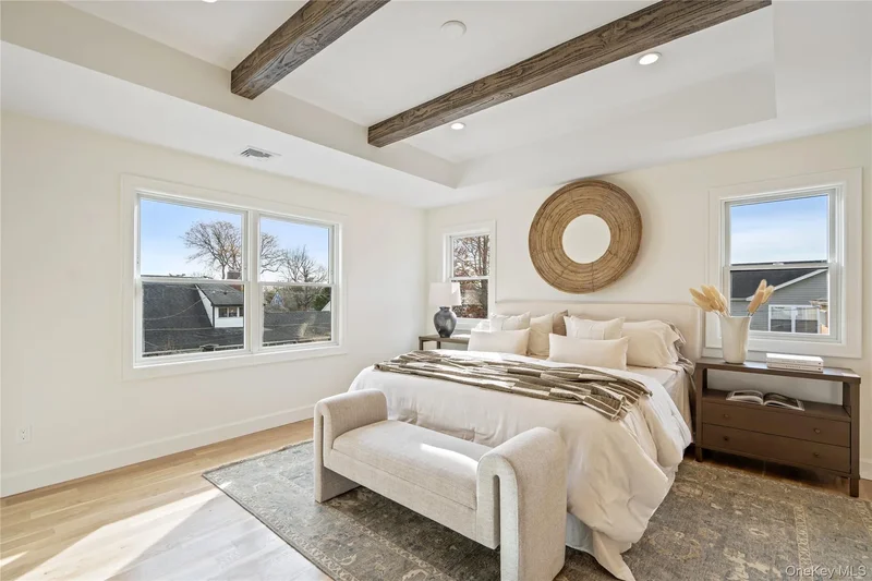 81 Bayview Avenue, Massapequa, New York, United States. - Photo 34
