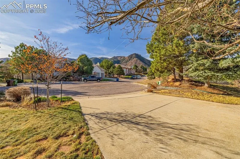 8315 Bluffview Way, Colorado Springs, CO 80919, Colorado Springs, Colorado, United States. - Photo 47