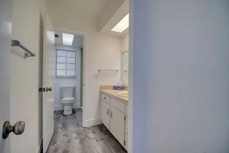 15715 Almondwood Dr, Tampa, FL 33613, Tampa, Florida, United States. - Photo 21