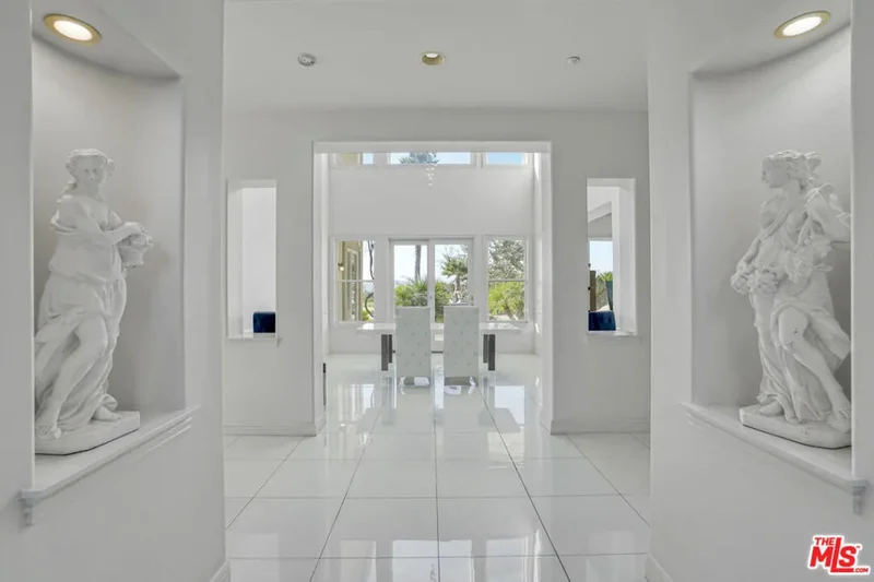 11158 Lopez Court, Moorpark, California, United States. - Photo 4