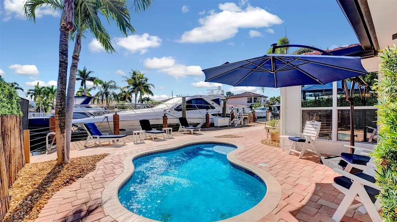 2524 SE 9th St, Hillsboro Beach, Florida, United States. - Photo 40