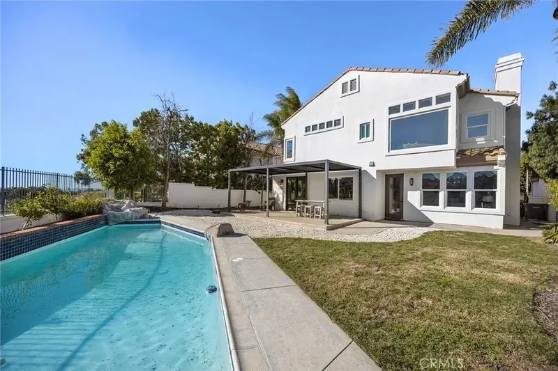 20 Flores, Lake Forest, California, United States. - Photo 49