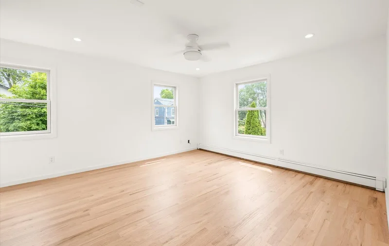 8 Maple Street, Roslyn Harbor, New York, United States. - Photo 24