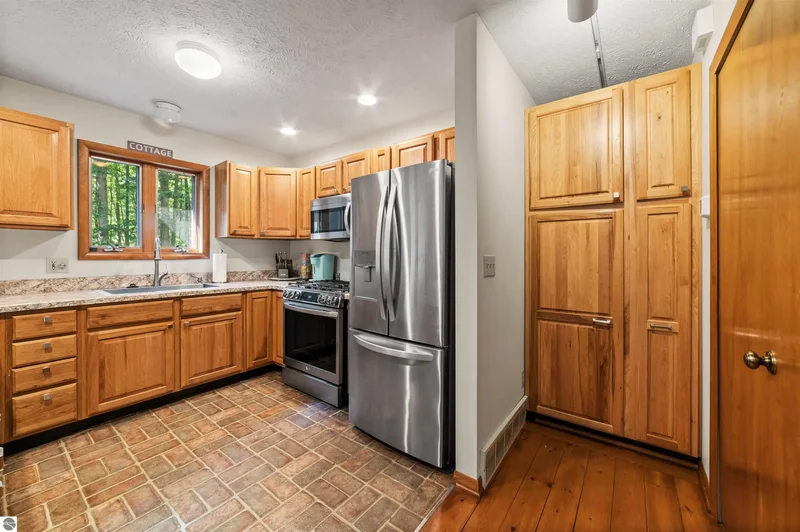 6993 NW Aarwood Road, Rapid City, MI 49676, Rapid City, Michigan, United States. - Photo 14