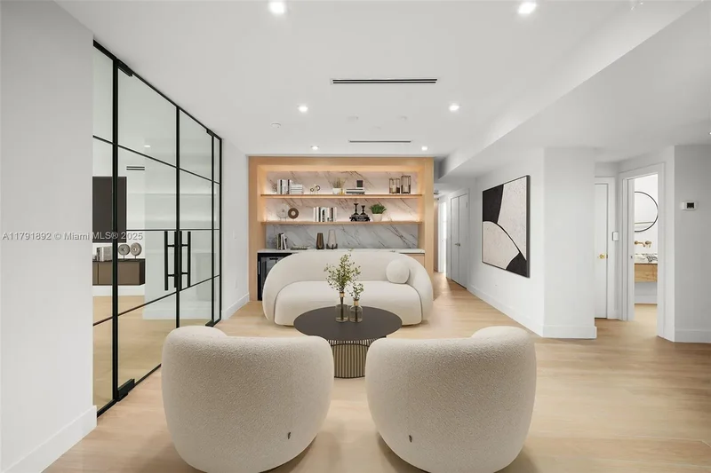 5255 Collins Ave 2J, Miami Beach, Florida, United States. - Photo 2