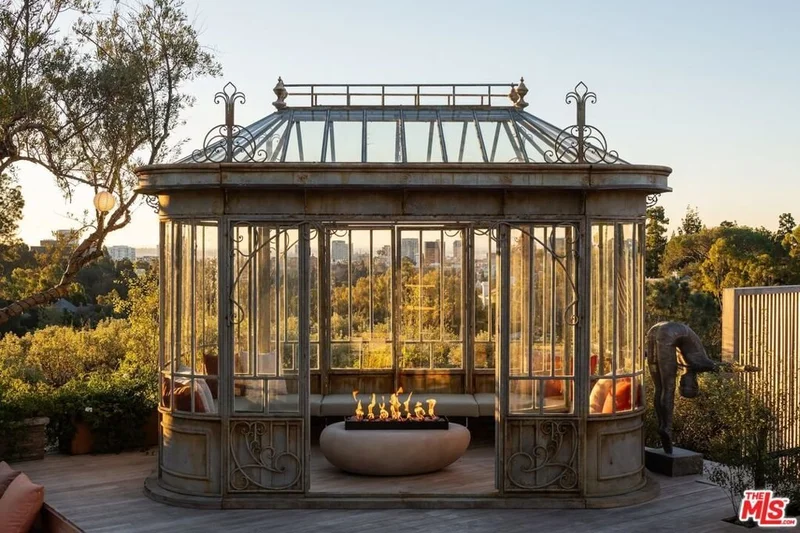 607 Siena Way, Los Angeles, California, United States. - Photo 2