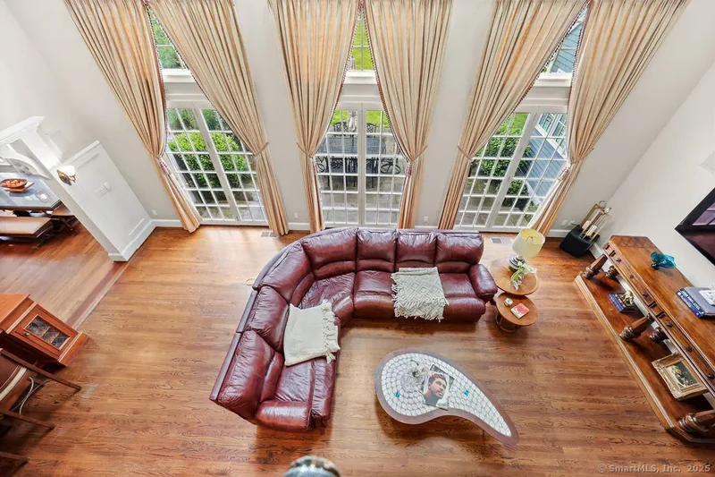 16 Oak Bluff, Avon, Connecticut, United States. - Photo 3