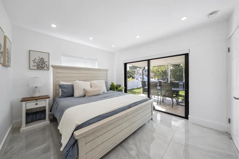 1231 NE 28th Avenue, Hillsboro Beach, Florida, United States. - Photo 32